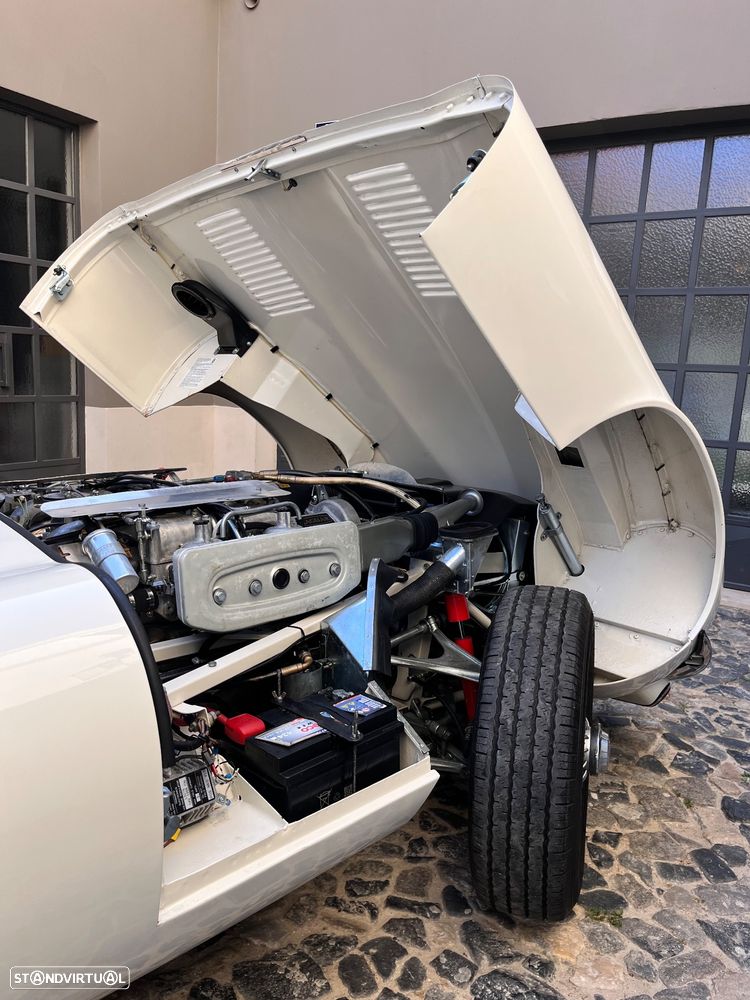 Jaguar E-Type - 5