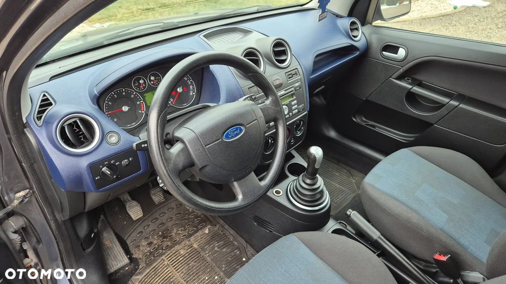 Ford Fiesta 1.3 Ambiente - 22