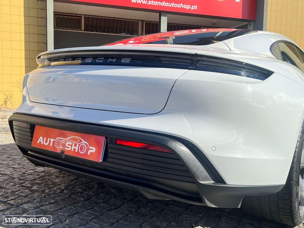 Porsche Taycan - 8