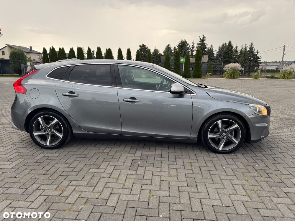 Volvo V40 D2 R Design - 6