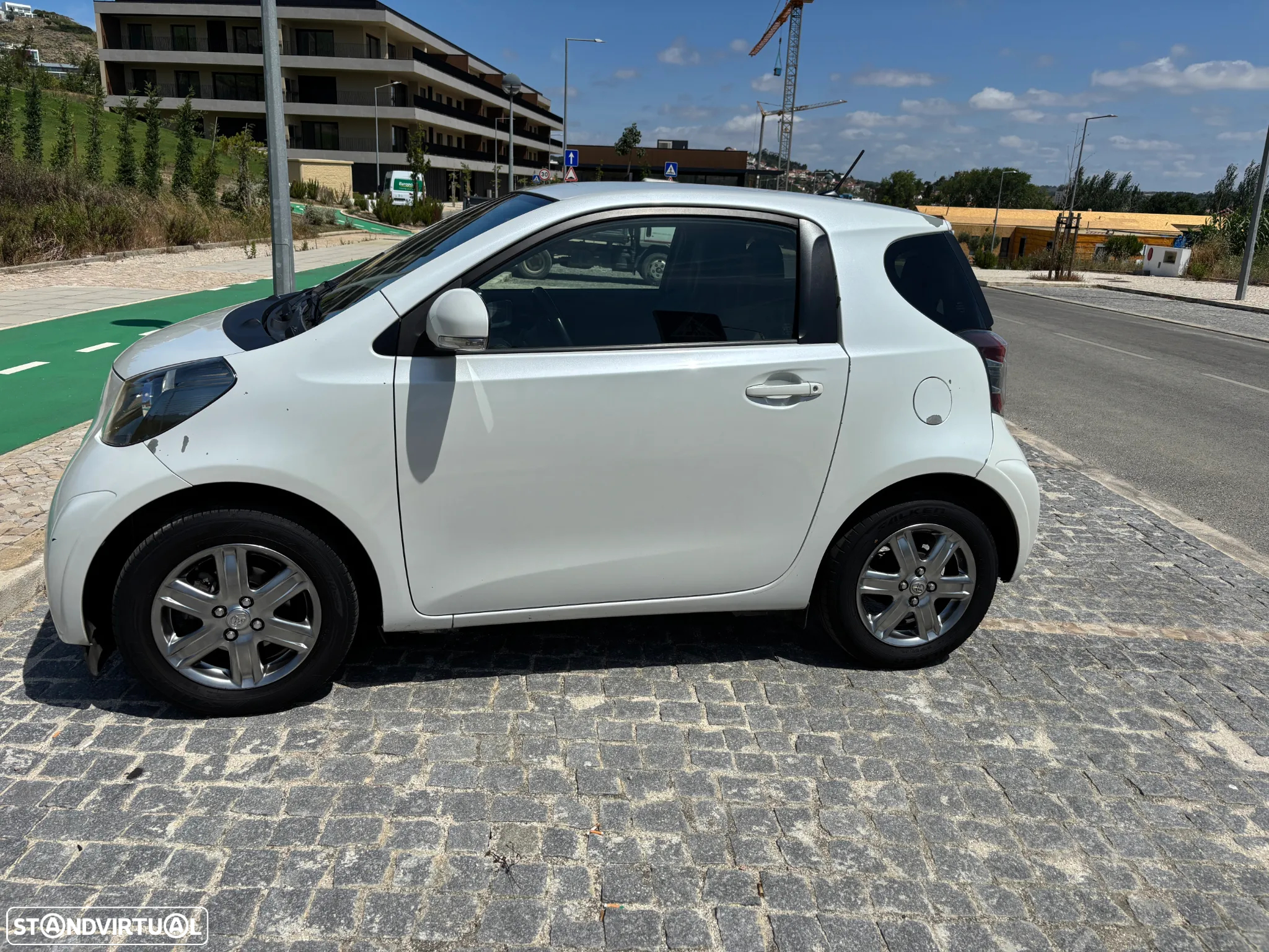 Toyota iQ 1.0 VVT-i 2 EP+NAVI+Bluetooth - 3