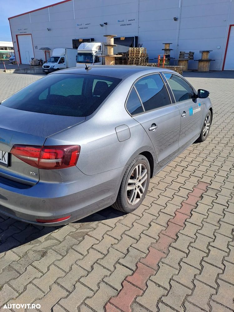 Volkswagen Jetta - 3