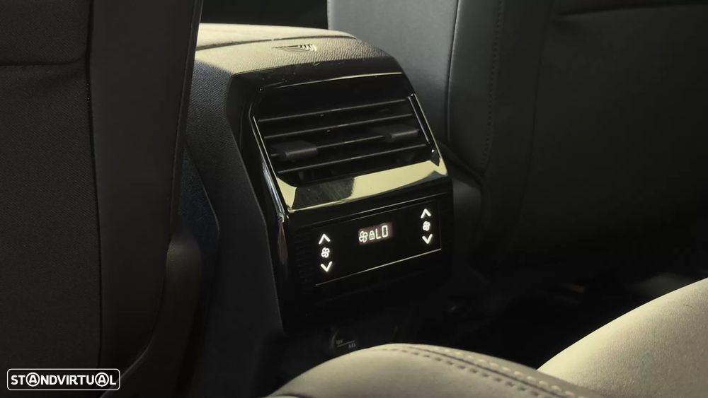 Peugeot 5008 1.2 Hybrid Allure e-DCS6 - 23