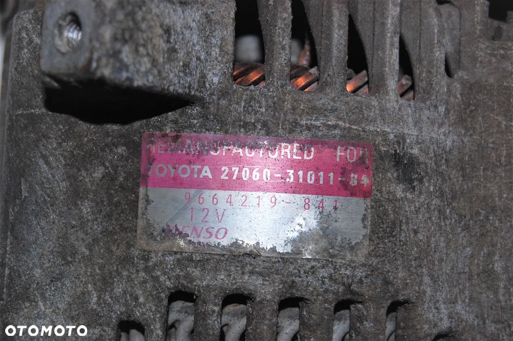 TOYOTA LAND CRUISER 120 4,0 B. - Alternator 27060-31011 - 2