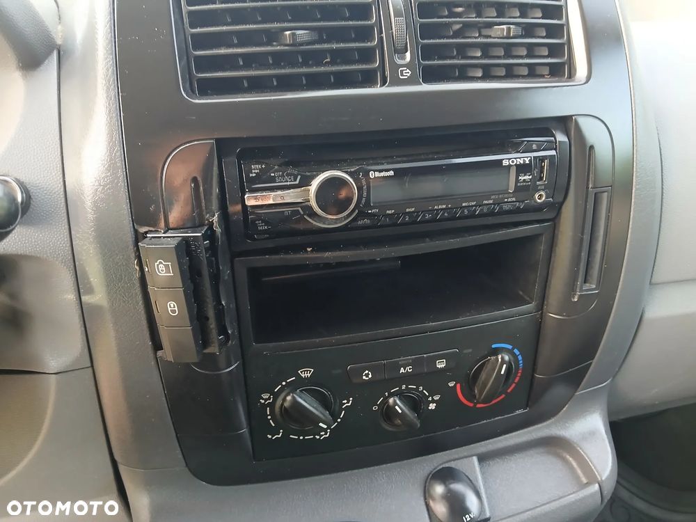 Peugeot EXPERT - 14