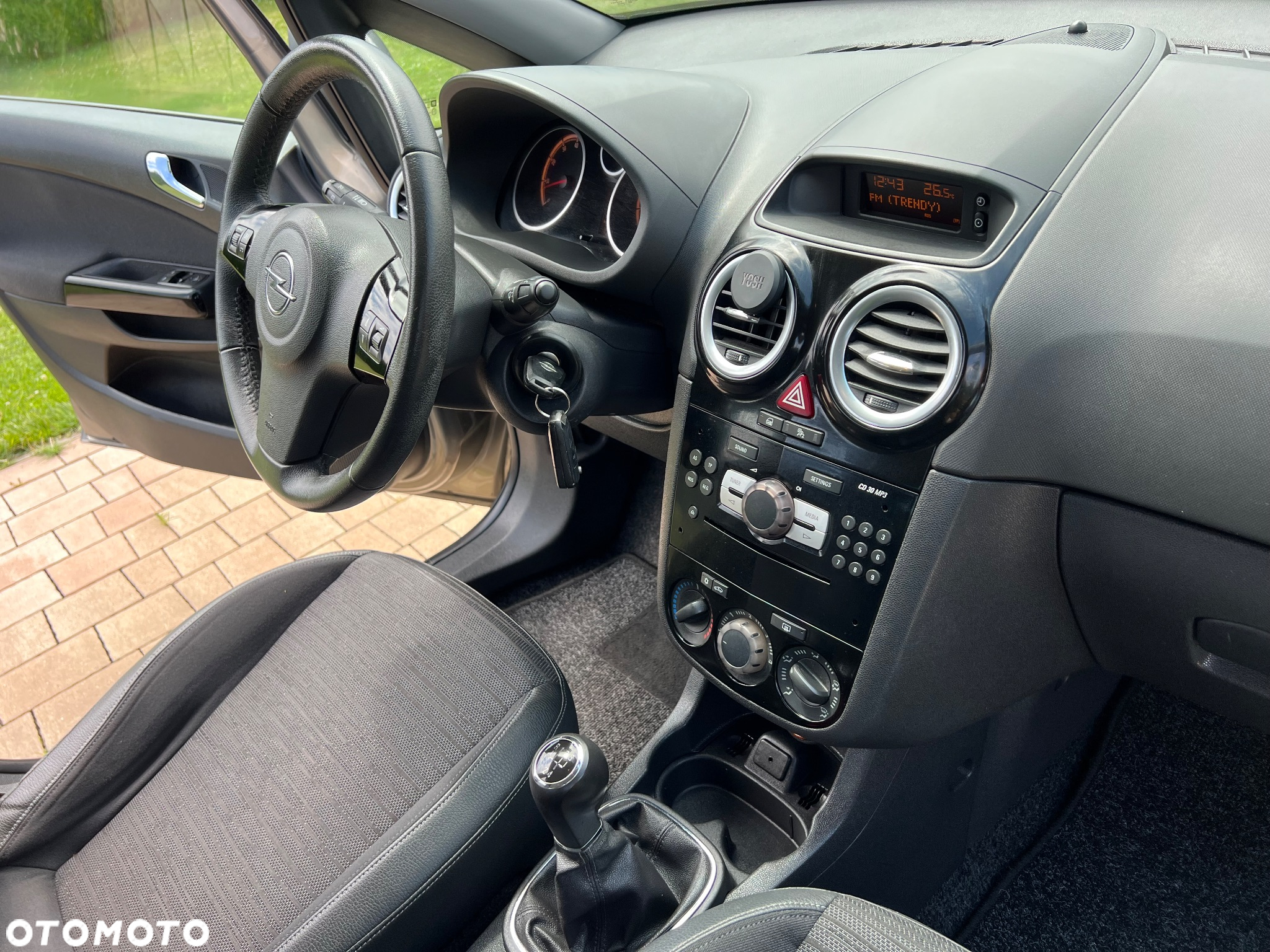 Opel Corsa 1.2 16V Enjoy - 28