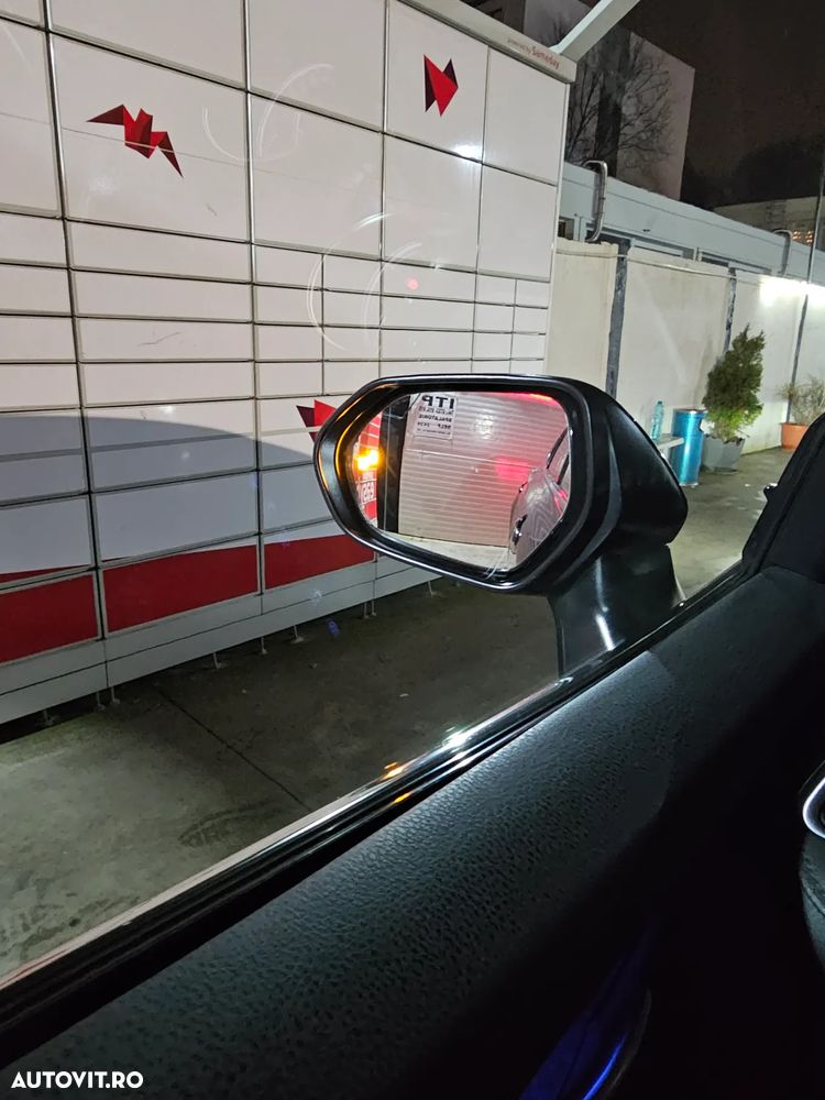 Toyota Camry Executive - 34