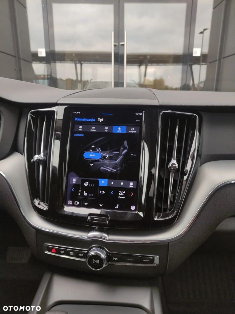 Volvo XC 60 T4 Momentum - 21