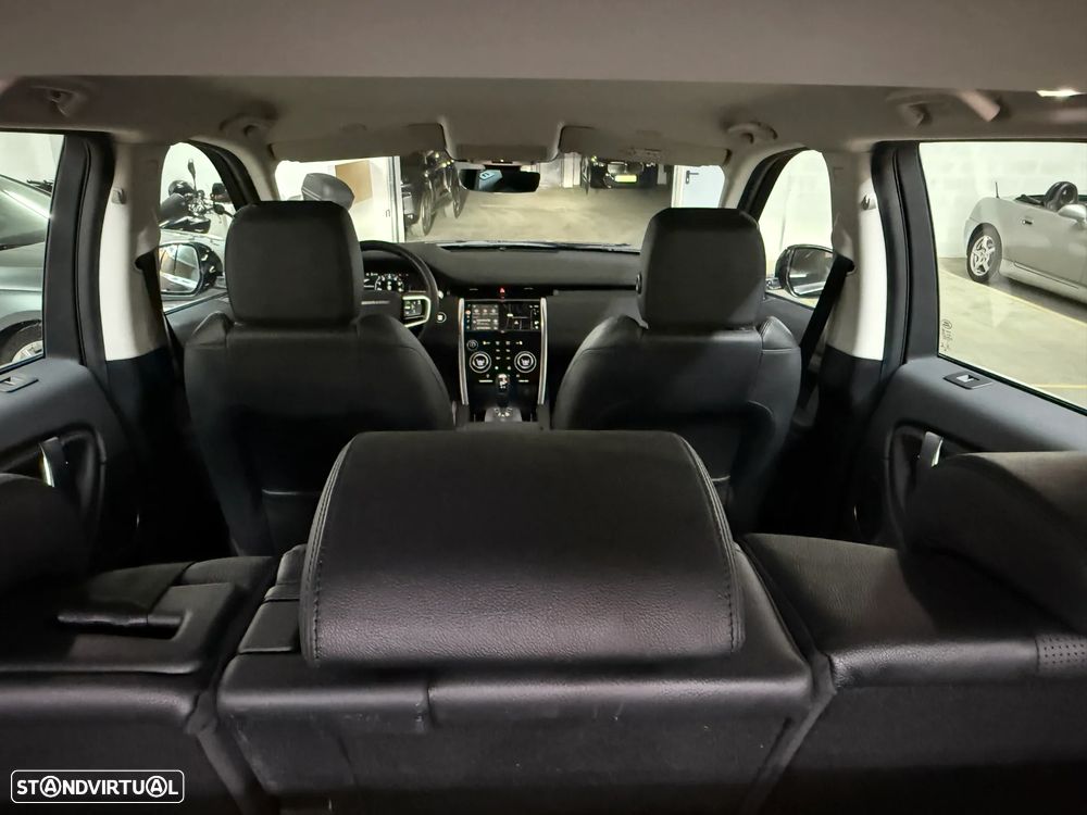 Land Rover Discovery Sport P300e - 48