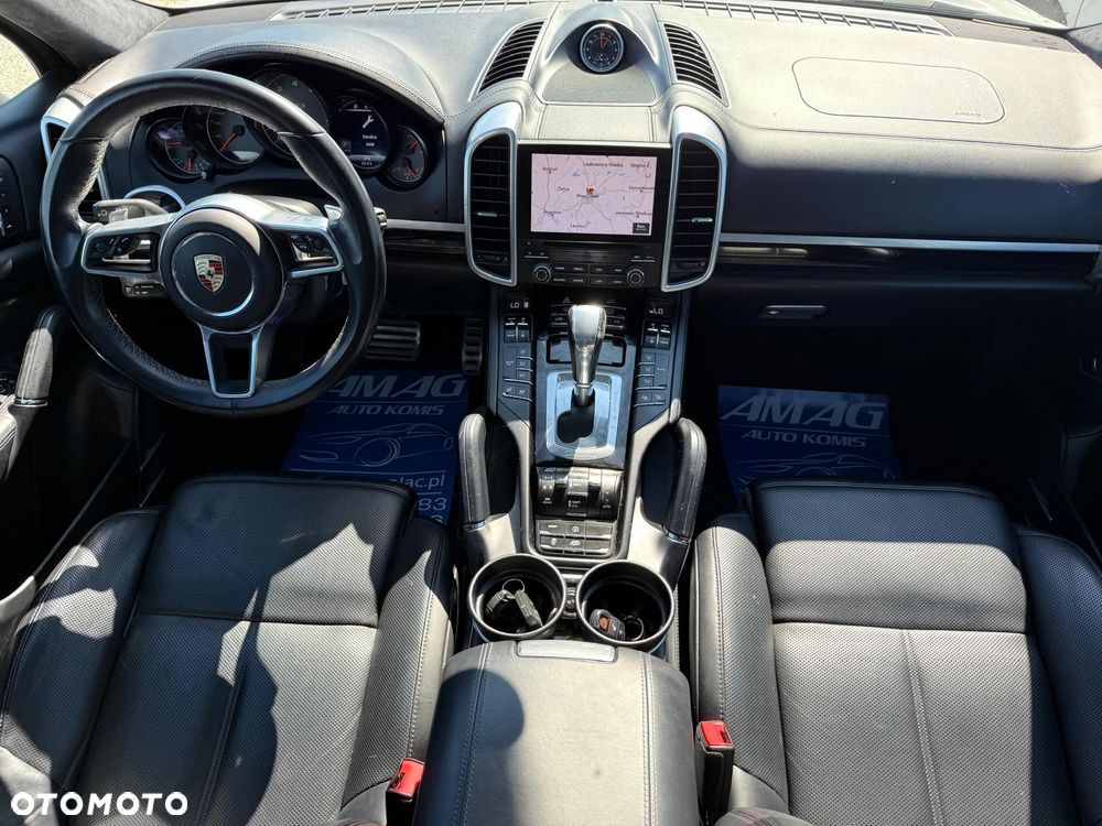 Porsche Cayenne - 27