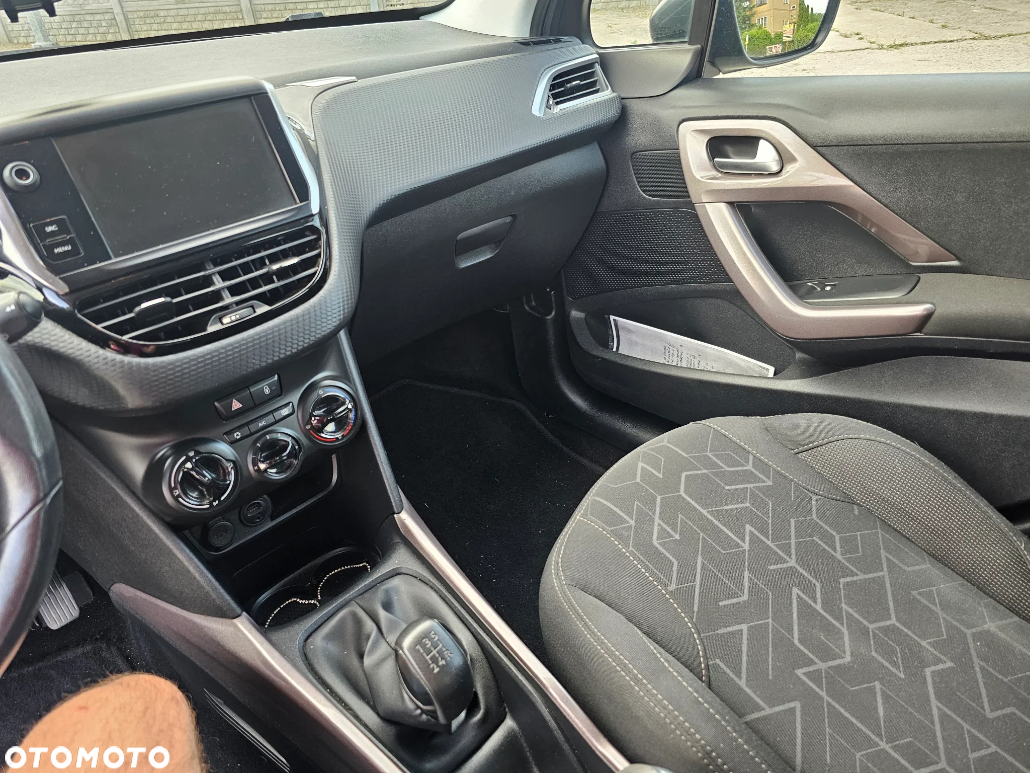 Peugeot 2008 1.2 Pure Tech Style - 9