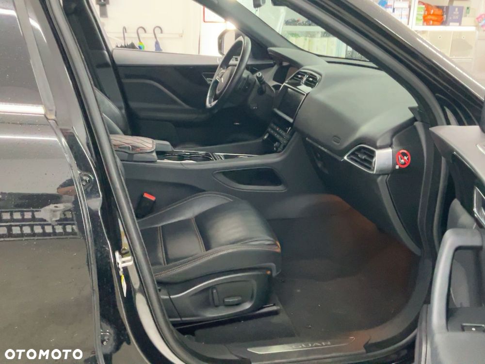 Jaguar F-Pace 20d AWD Prestige - 34