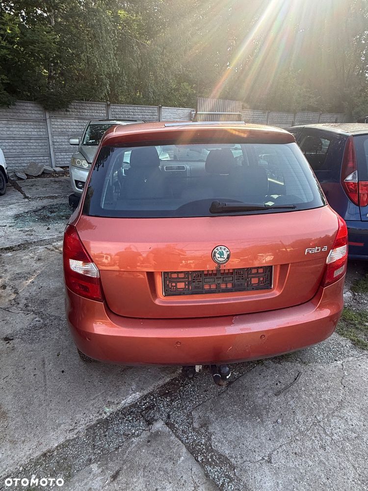 Skoda Fabia II 2 na części - 2