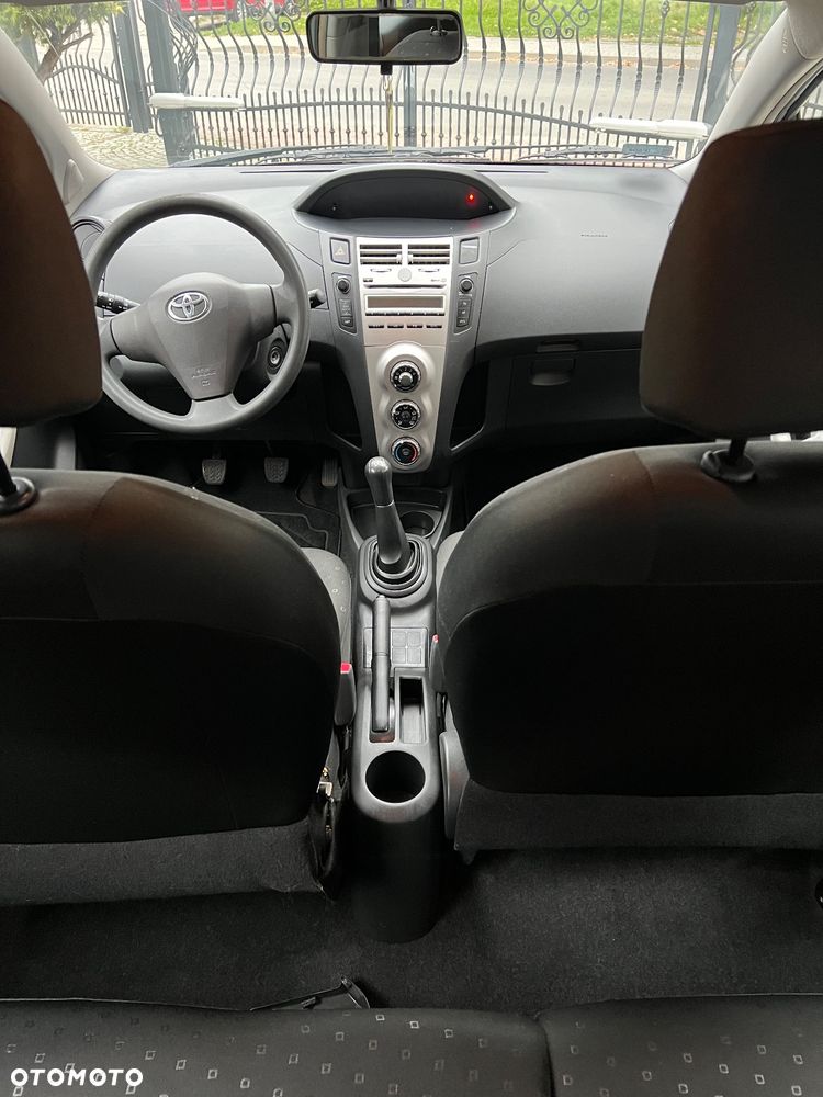 Toyota Yaris - 7