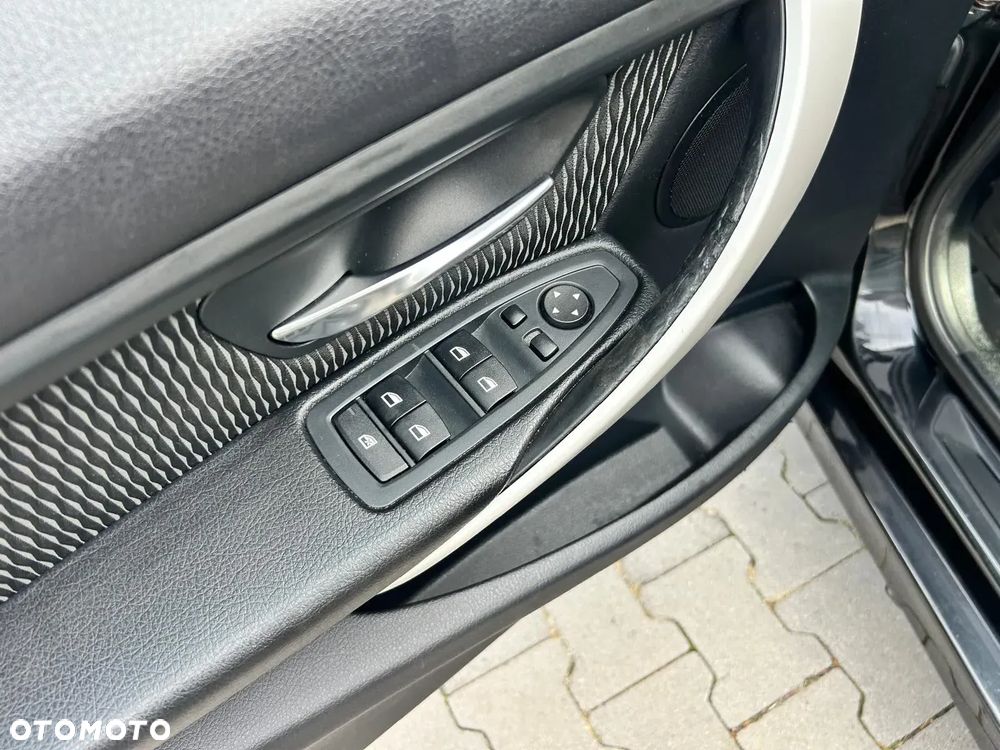 BMW Seria 3 320d - 40