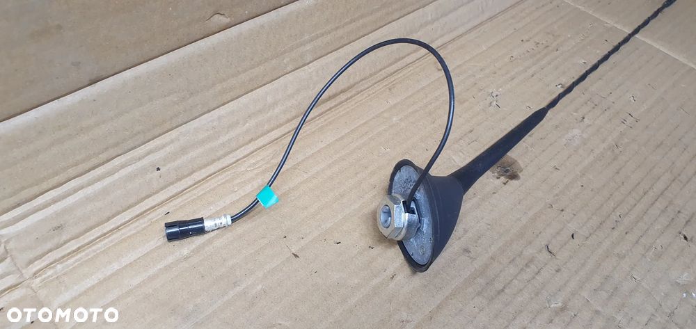 Antena dachowa radia Citroen C3 II 9674768680 - 3