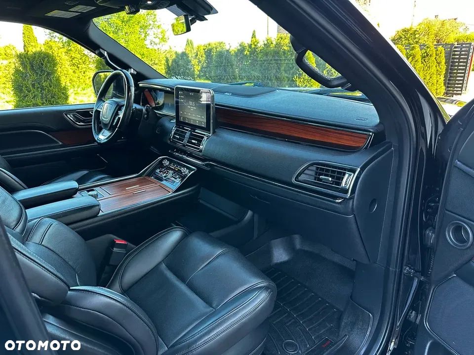 Lincoln Navigator - 28