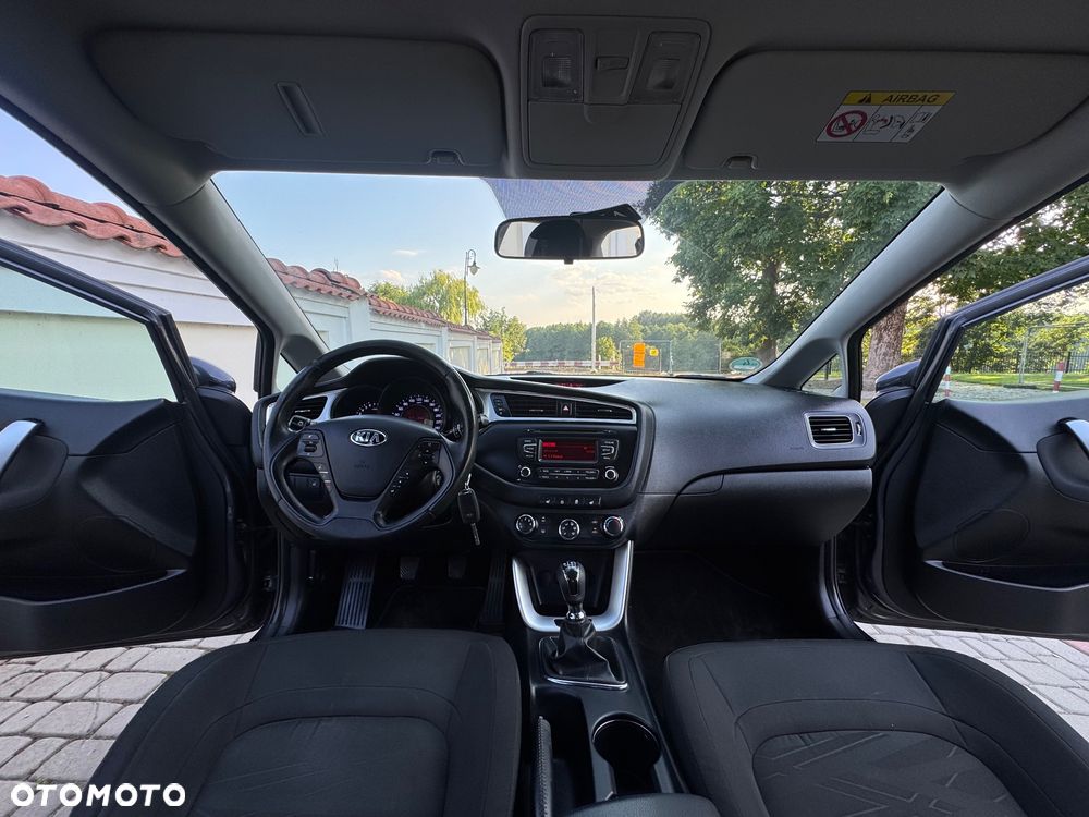 Kia Ceed - 37