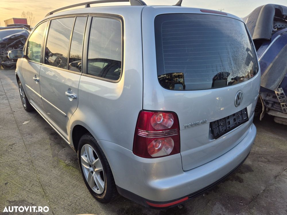 Dezmembram Volkswagen Touran 2007 2.0tdi BKD Manual 6 trepte - 3