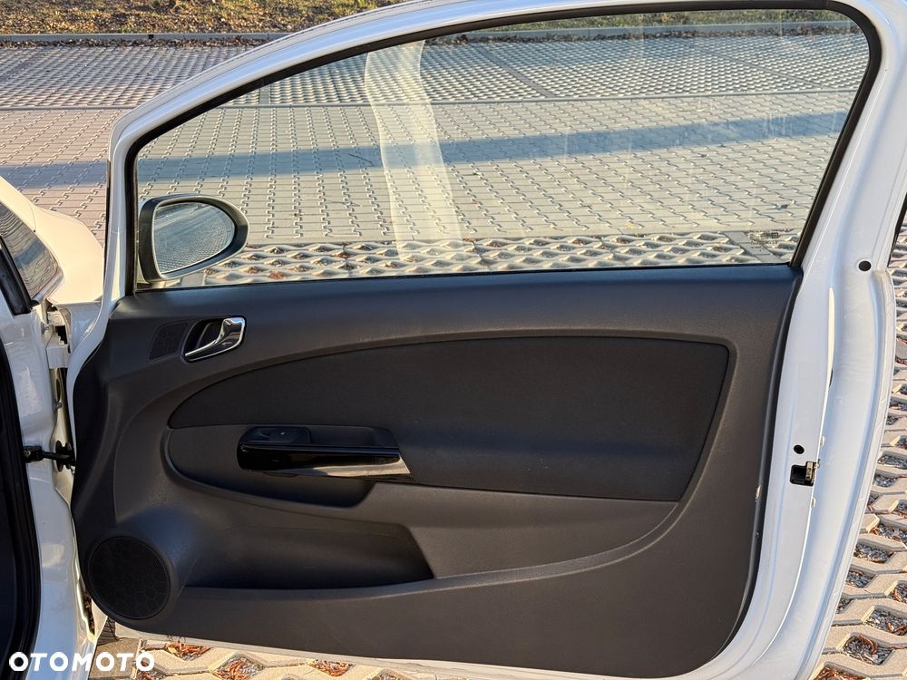 Opel Corsa - 22