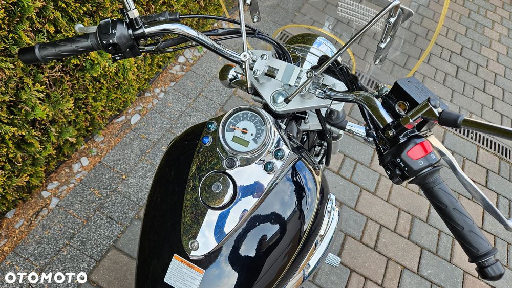 Suzuki Intruder - 25