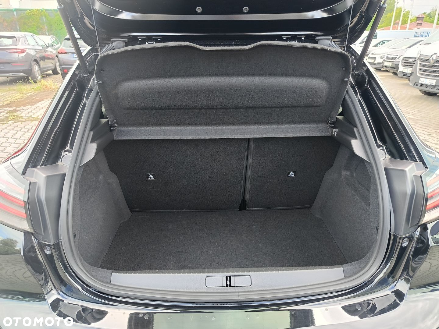 Peugeot 208 1.2 mHEV Allure - 10