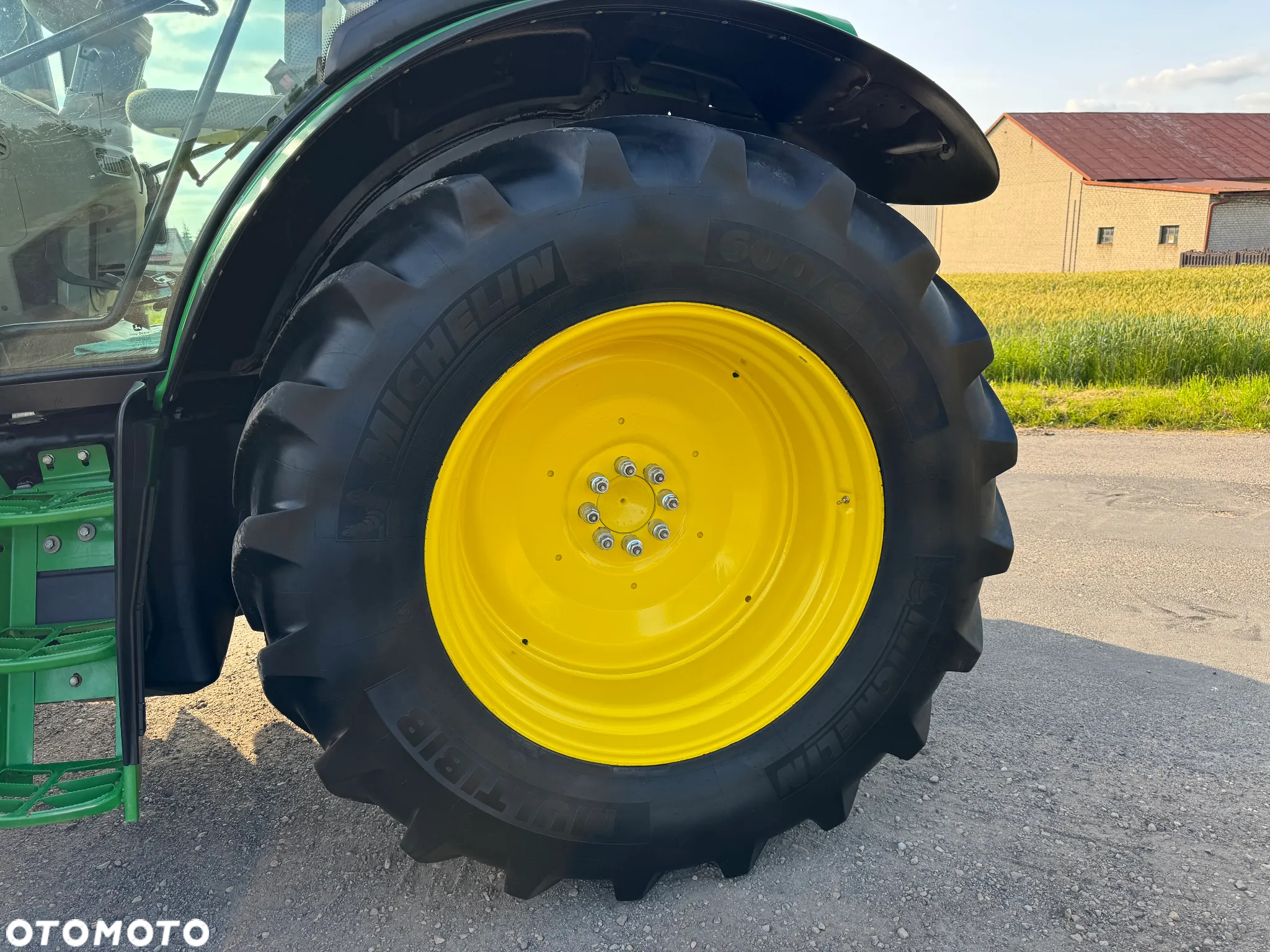 John Deere 6120R - 25
