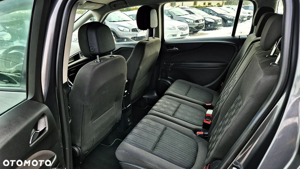 Opel Zafira Tourer 1.4 Turbo Business Edition - 34