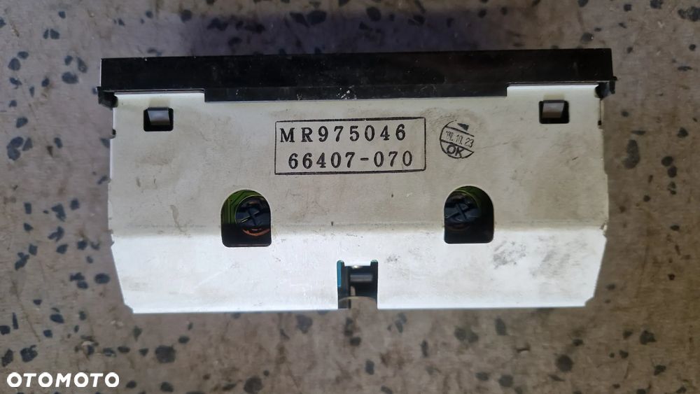 MITSUBISHI CARISMA WYŚWIETLACZ MR975056 - 3