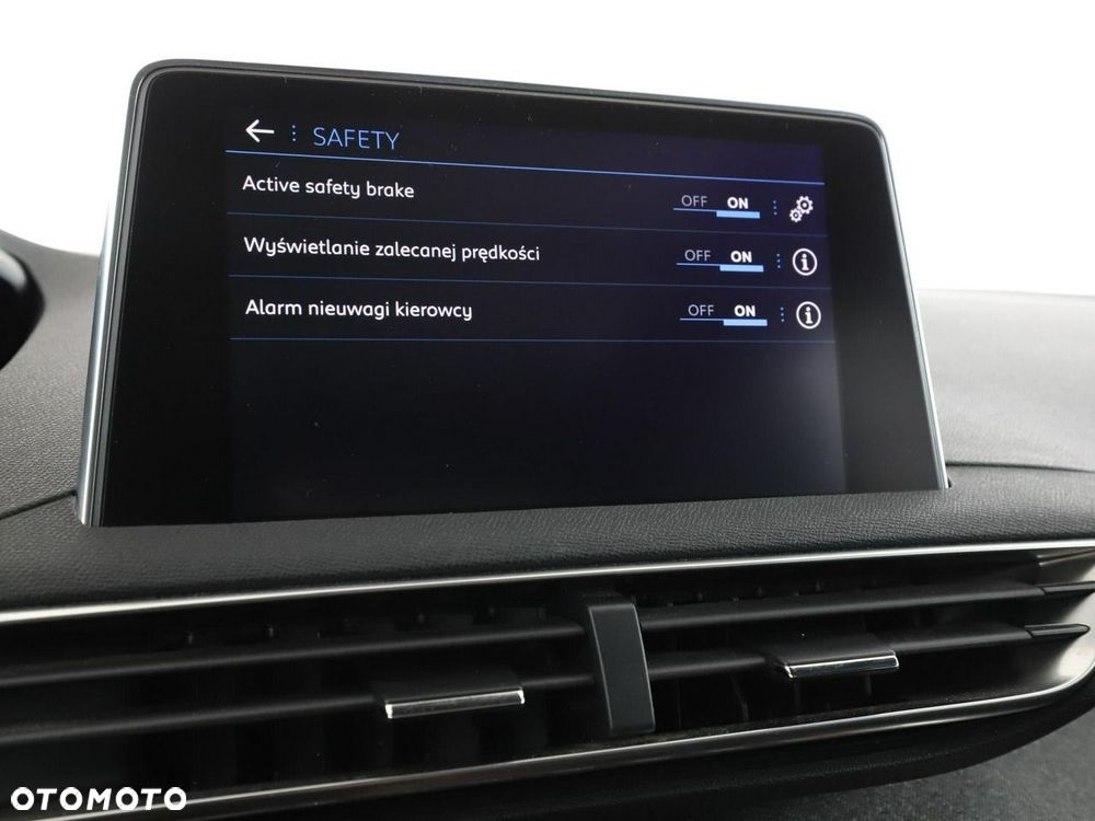 Peugeot 3008 1.6 PureTech GPF GT Line S&S EAT8 - 26