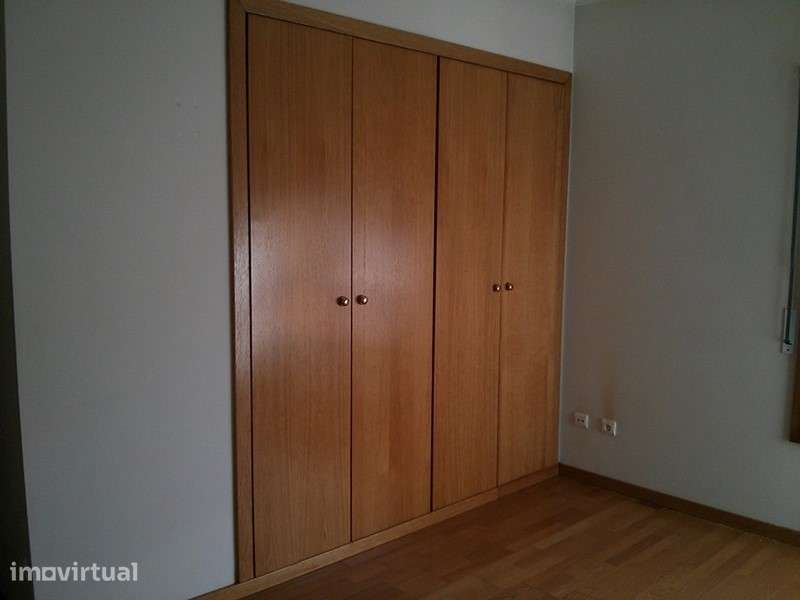 Ap. T1 com Garagem fechada - Aradas - Grande imagem: 5/8