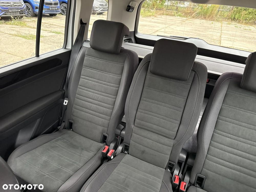 Volkswagen Touran - 24