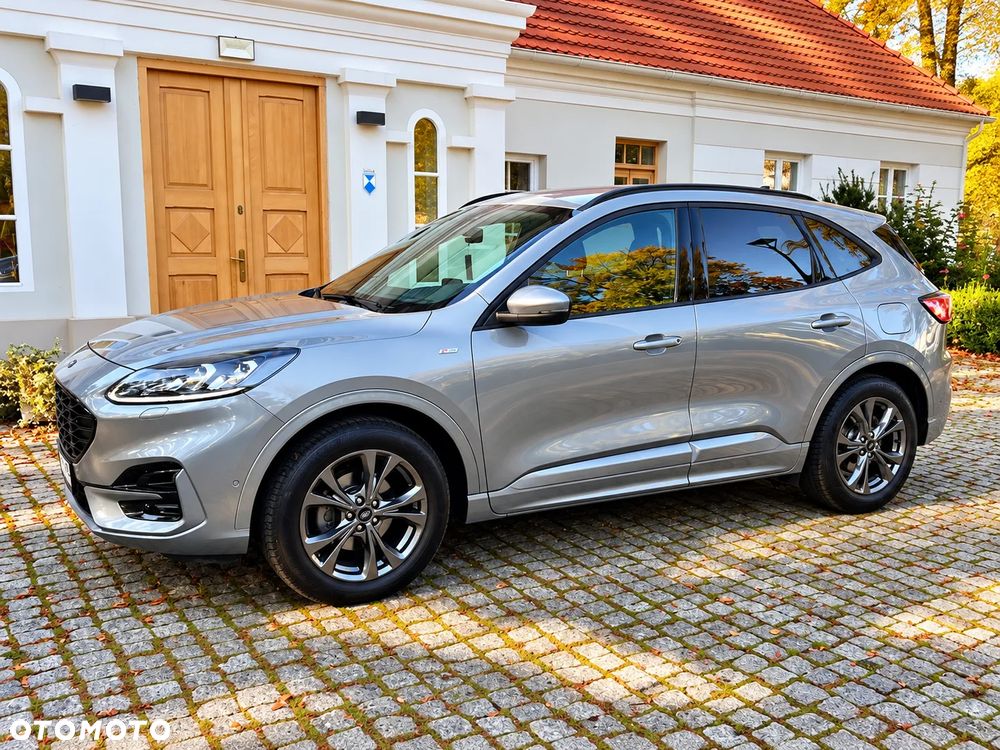 Ford Kuga - 1
