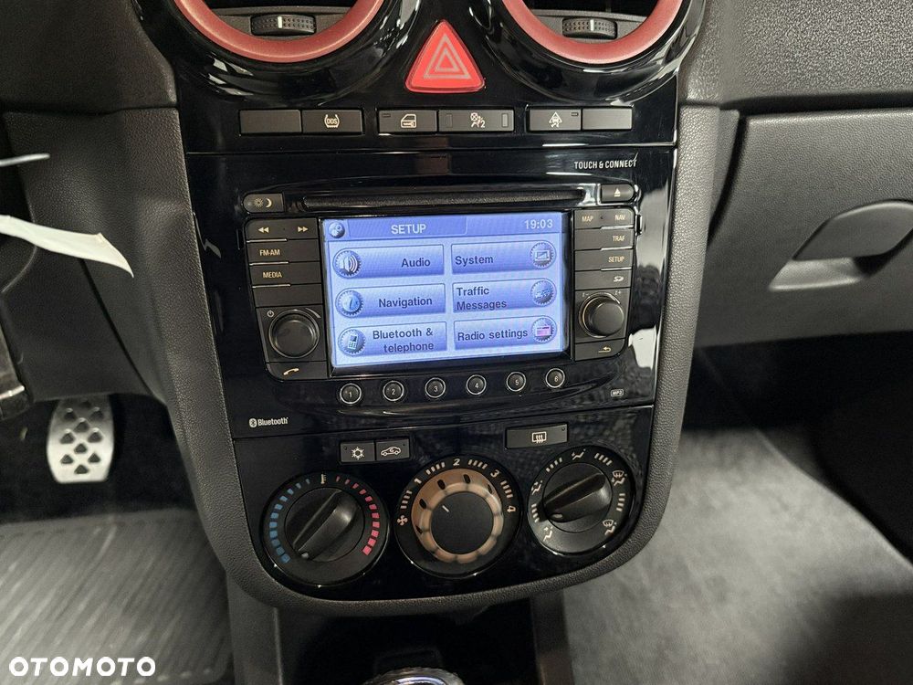 Opel Corsa 1.6 Turbo OPC - 25