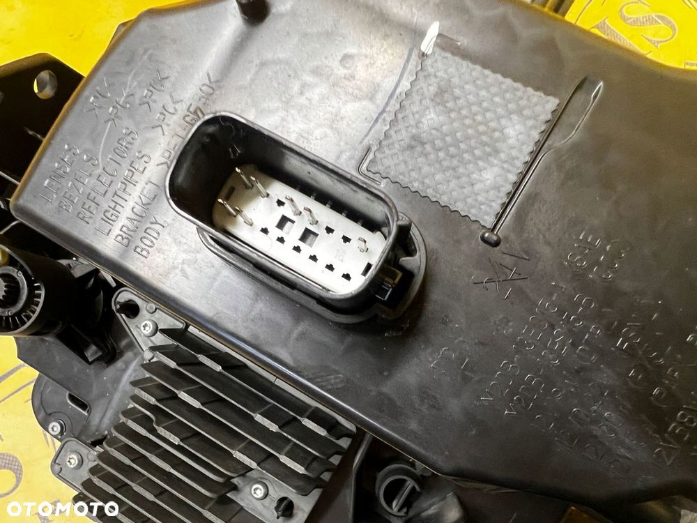 KOMPLET REFLEKTORY LAMPY PRZÓD PRZEDNIE LED PRAWY LEWY FORD BRONCO 21- USA - 16