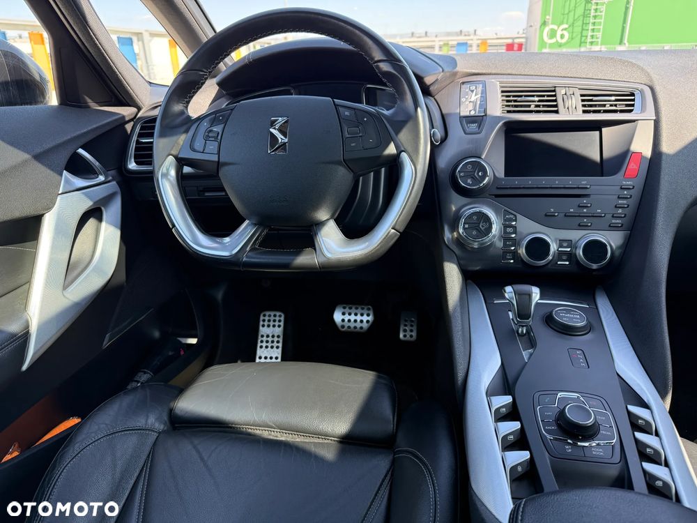 Citroën DS5 Hybrid4 EGS6 SportChic - 4