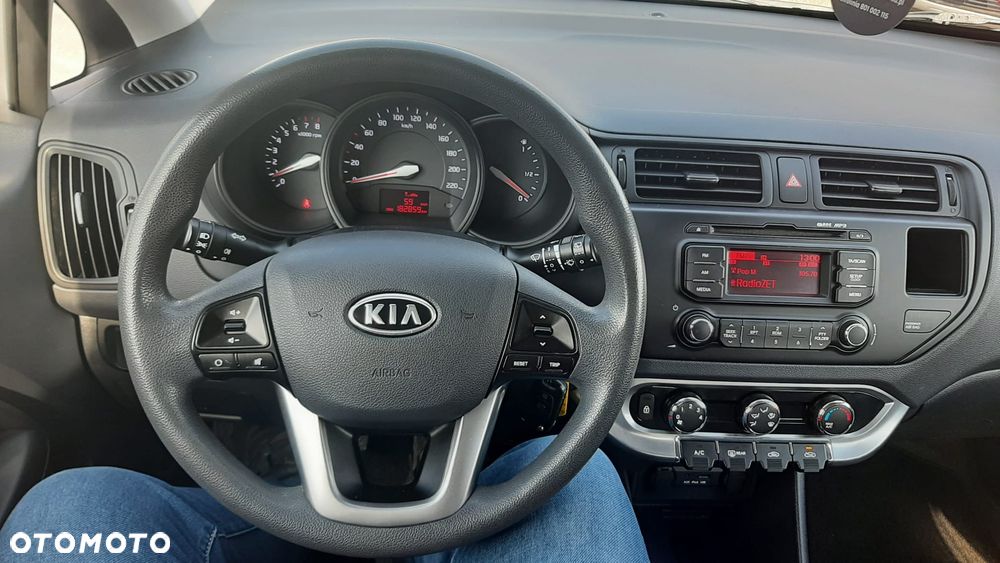 Kia Rio 1.2 Attract - 11