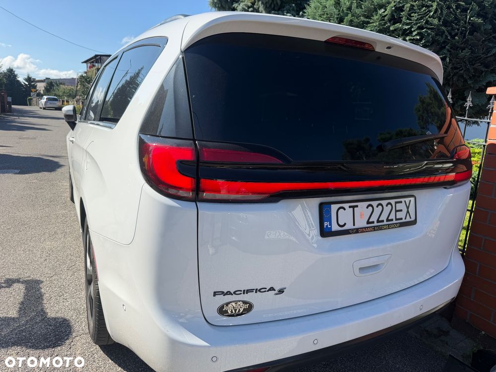 Chrysler Pacifica - 22