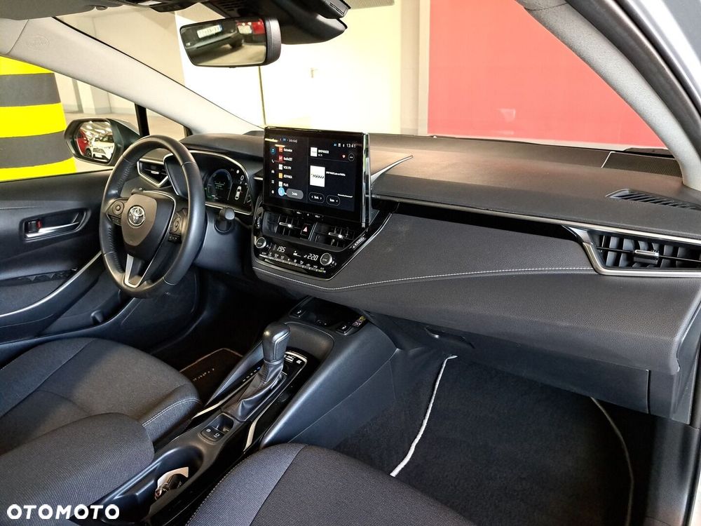 Toyota Corolla 1.8 Hybrid Comfort - 17