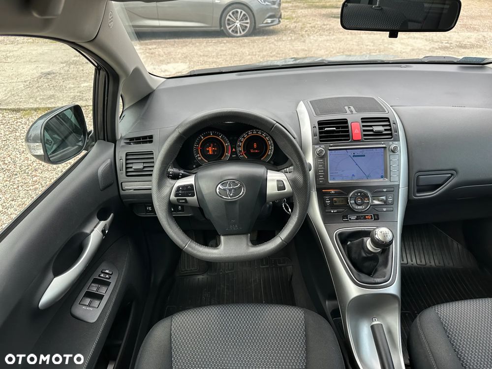 Toyota Auris - 23