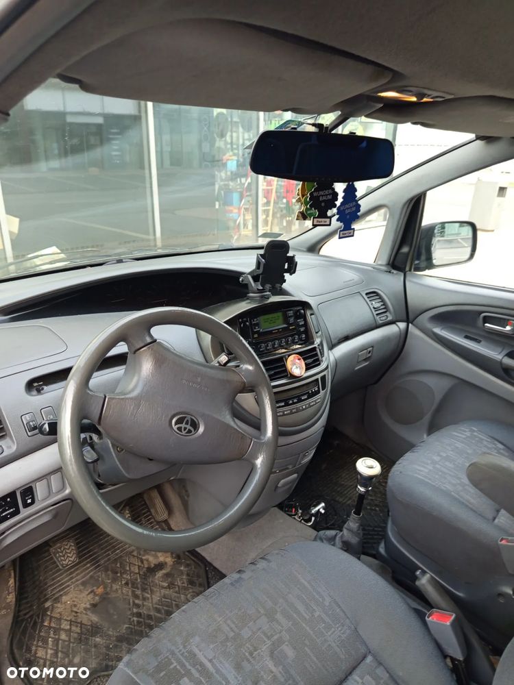 Toyota Previa - 12