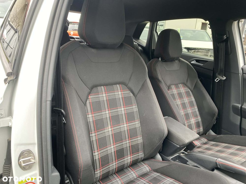 Volkswagen Polo 2.0 TSI DSG GTI - 11