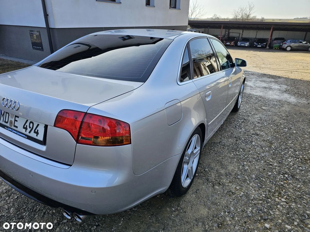 Audi A4 Limousine - 33
