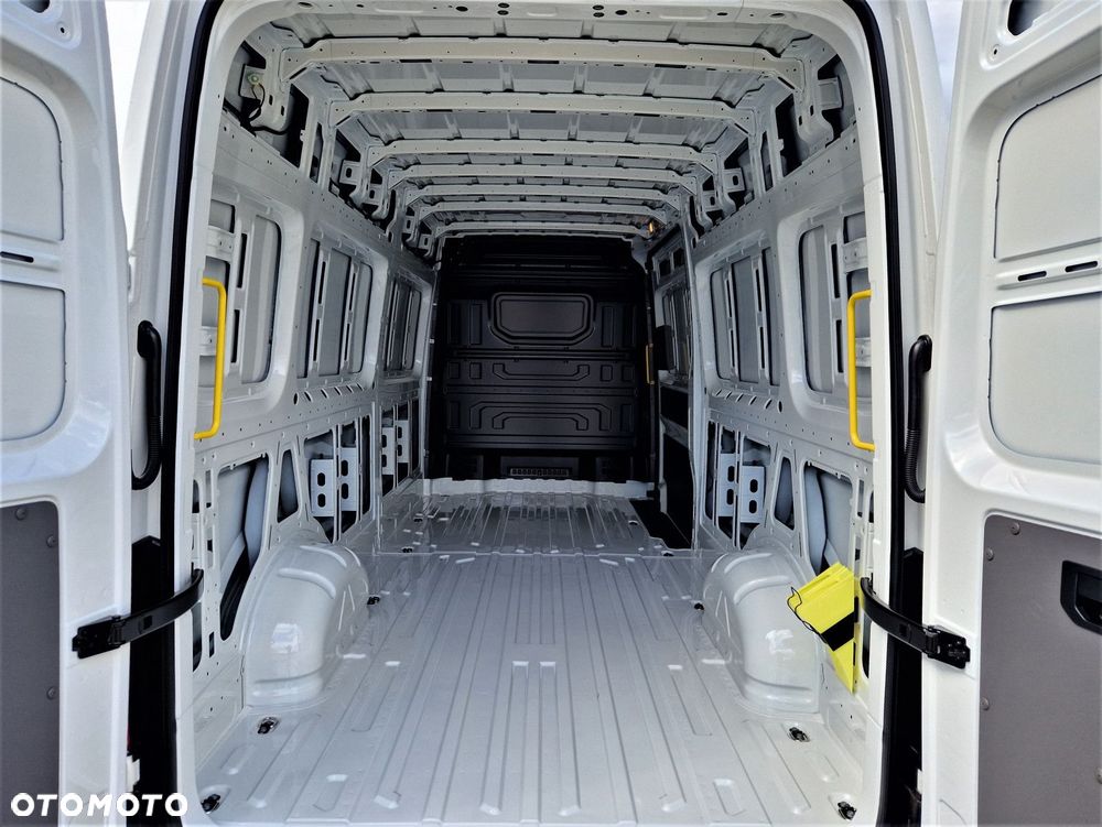 Volkswagen Crafter - 12