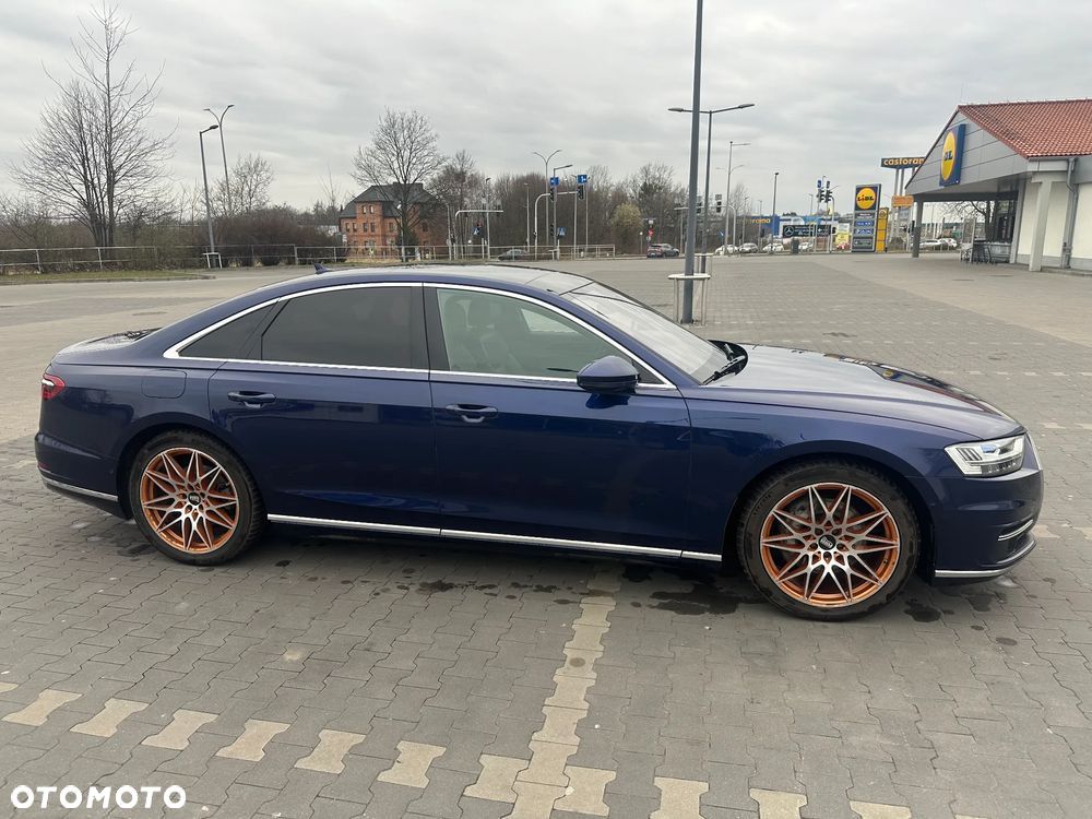 Audi A8 - 1