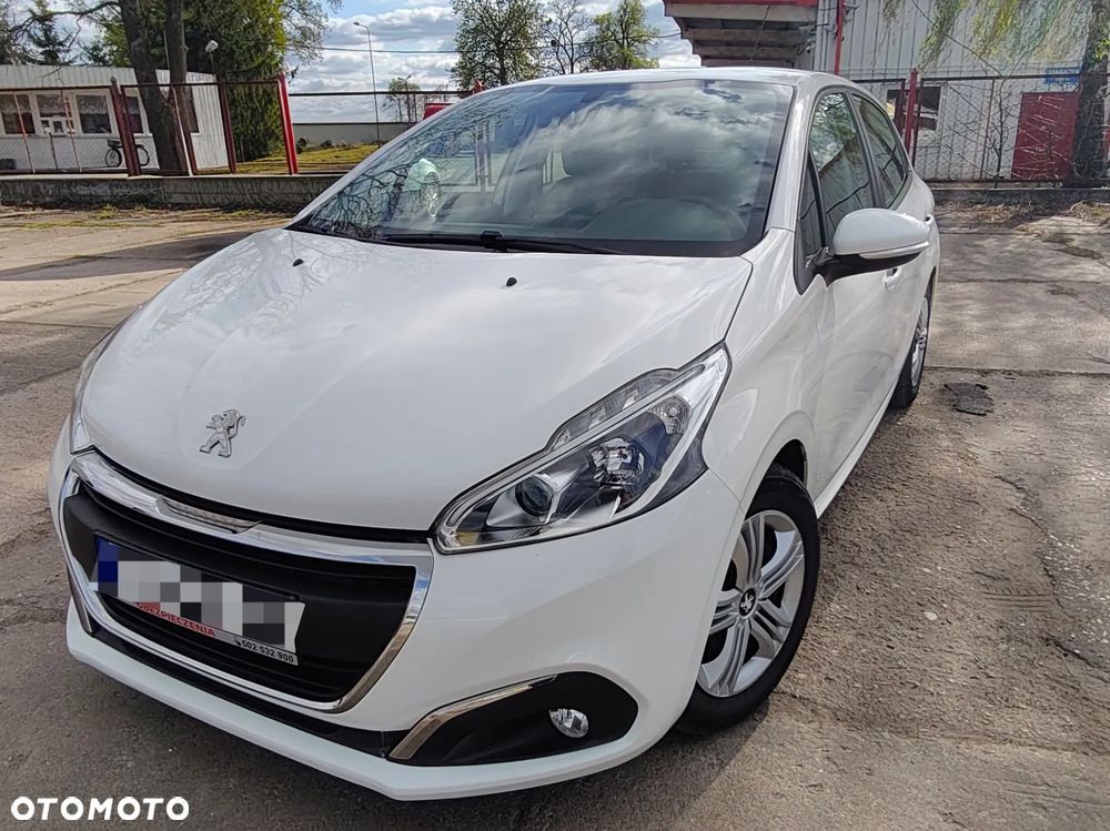 Peugeot 208 - 1