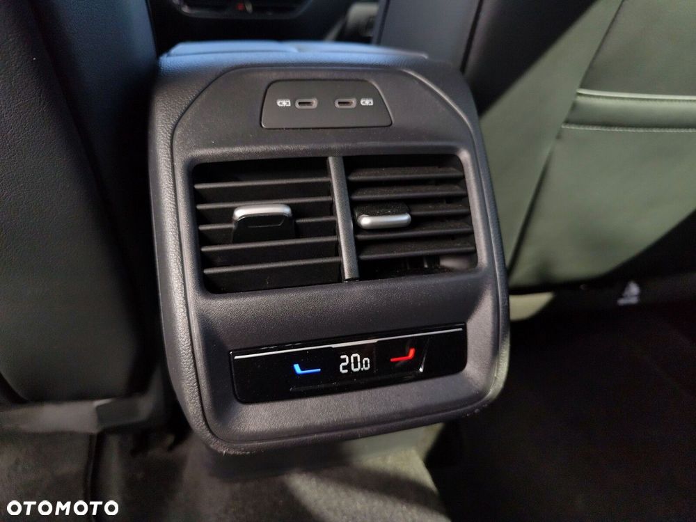 Volkswagen Passat - 15