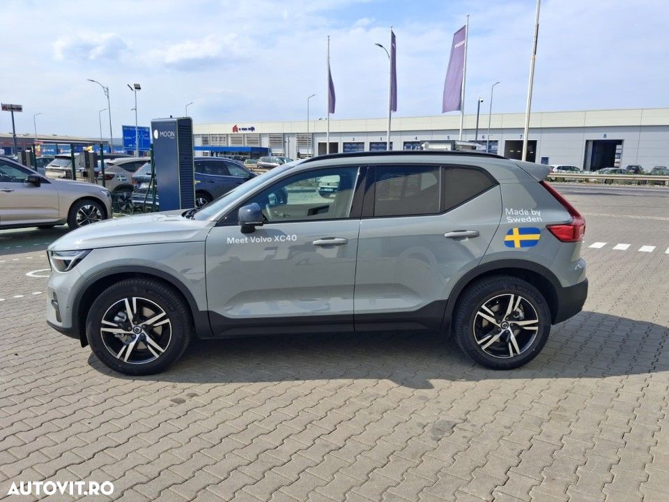 Volvo XC 40 B4 AT FWD MHEV Plus Dark - 5
