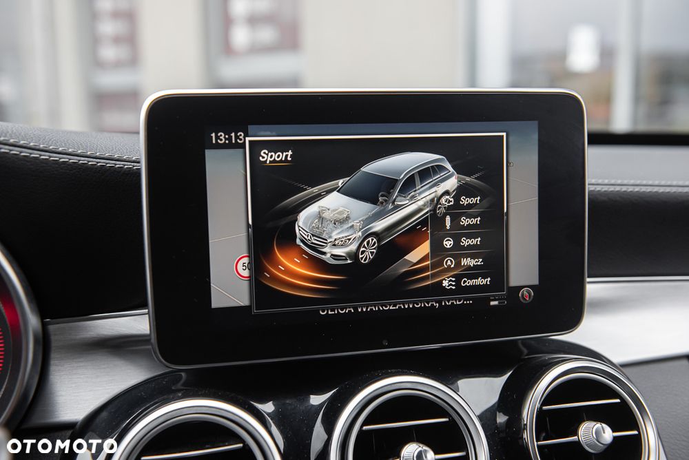 Mercedes-Benz Klasa C 400 4-Matic 9G-TRONIC - 26