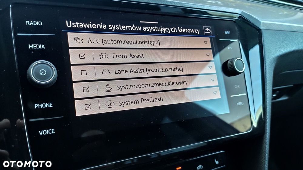 Volkswagen Passat - 19